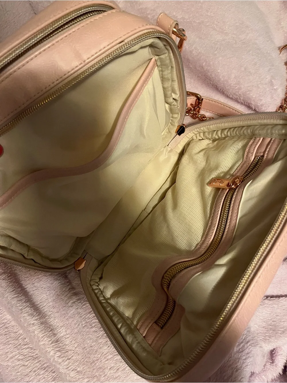 Itzy Ritzy Quilted Light Pink Crossbody with Gold Chain Strap Elegant Pink